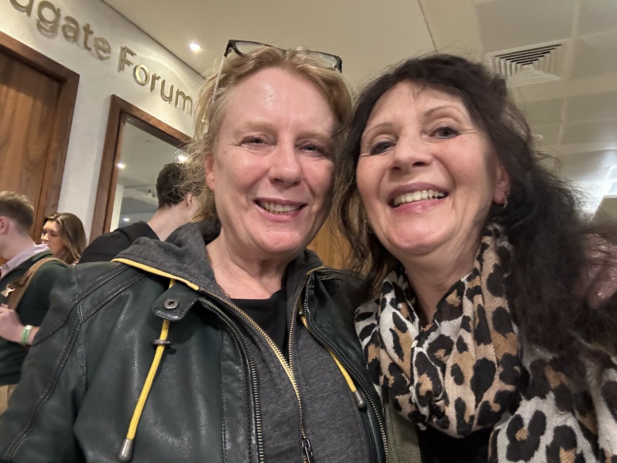Debra Leigh-Taylor 🧡🇬🇧 (@debsleightaylor) on Twitter photo lovely to actually meet the amazing Luci Lenox in person at the <a href="/ActorsProExpo/">Actors Pro Expo</a> in London on Saturday. Such a brilliant (and entertaining) seminar talking with Charlie MacGechan from @RUNATITSHOUTING
Loved it🧡
<a href="/lucilenox/">Luci Lenox</a>
<a href="/theactorshome/">The Actors Home</a>
<a href="/WeAudition/">WeAudition</a> lovely to actually meet the amazing Luci Lenox in person at the <a href="/ActorsProExpo/">Actors Pro Expo</a> in London on Saturday. Such a brilliant (and entertaining) seminar talking with Charlie MacGechan from @RUNATITSHOUTING
Loved it🧡
<a href="/lucilenox/">Luci Lenox</a>
<a href="/theactorshome/">The Actors Home</a>
<a href="/WeAudition/">WeAudition</a>