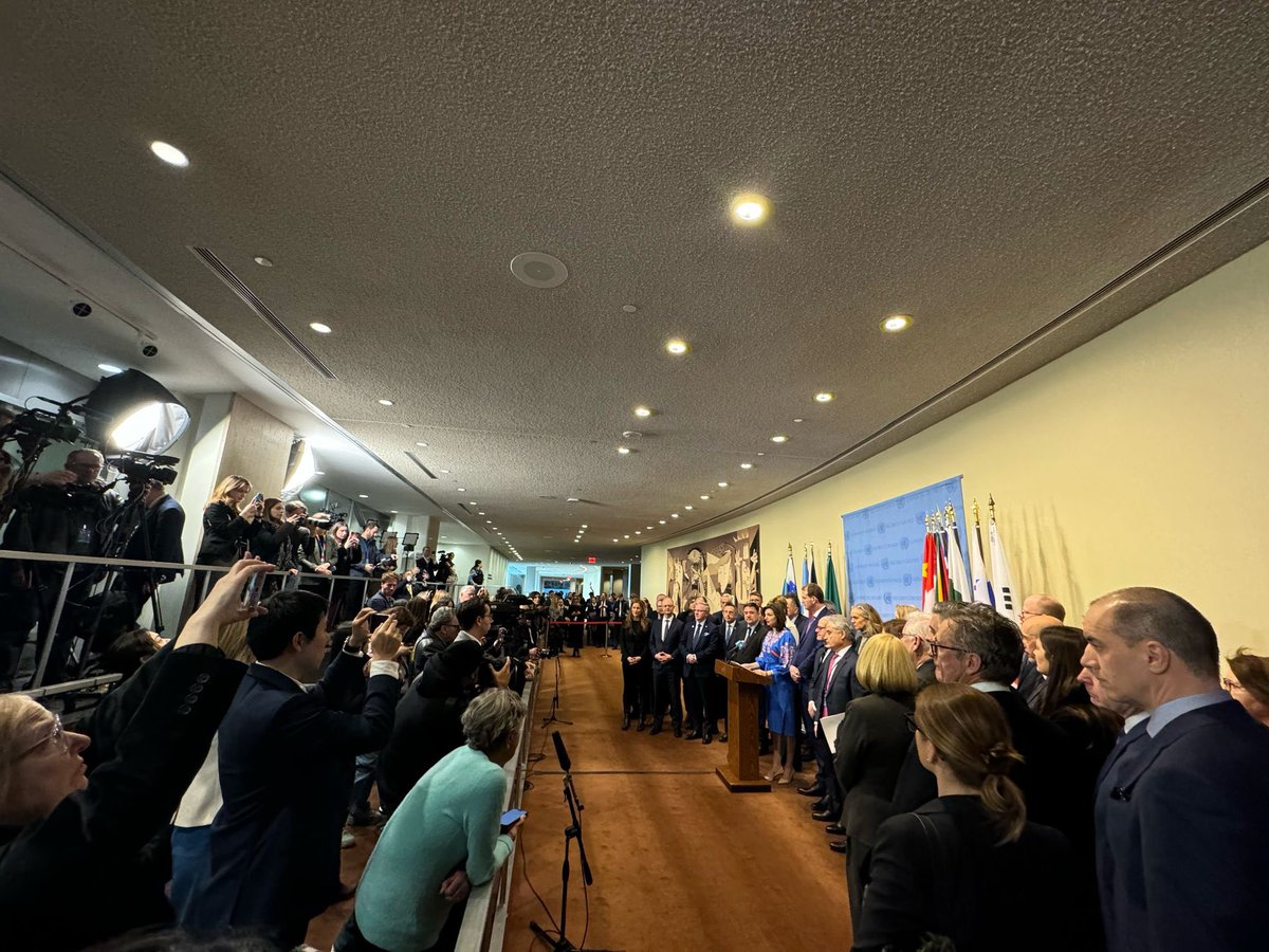 Marking 3 years since Russia’s full-scale war against Ukraine, <a href="/EUAmbUN/">Ambassador Stavros Lambrinidis</a> Lambrinidis joined 🇺🇦Deputy FM <a href="/Mariana_Betsa/">Mariana Betsa</a> &amp; co-sponsors of the Advancing Peace resolution to urge an end to the war this year &amp; to redouble diplomatic efforts to achieve a just peace. #StandWithUkraine
