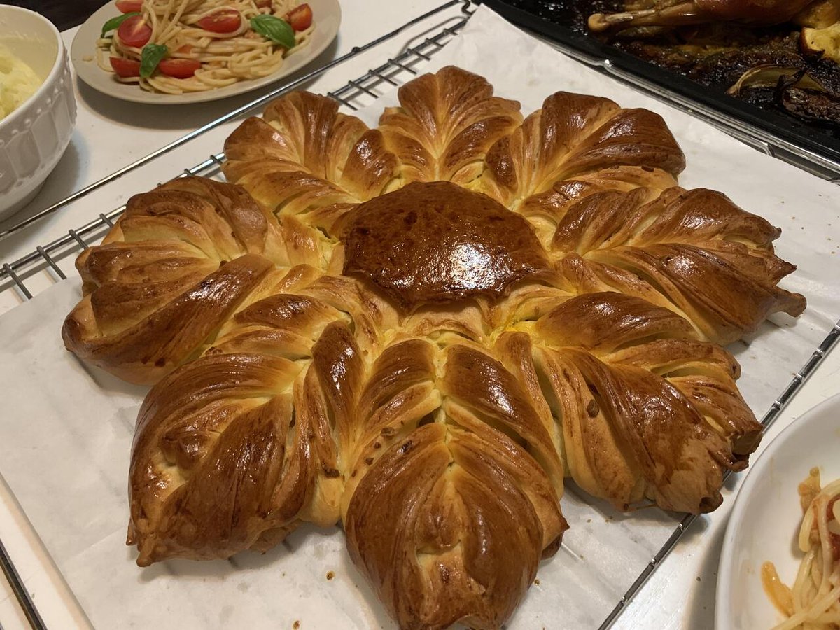 homevsfastfood's tweet image. [homemade] star bread with butter &amp;amp; garlic
👉 homecookingvsfastfood.com
#starbread #homemadebread #butterandgarlic #bakingfromscratch #foodie #homecooking #food #recipes #foodpic #foodie #foodlover #cooking #hungry #goodfood #homecookingvsfastfood