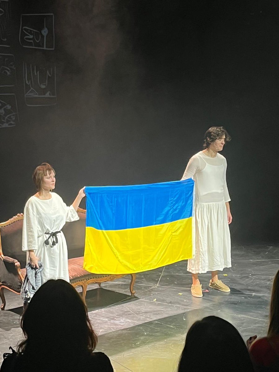 anlässlich des dritten Jahrestags des russischen Angriffskriegs auf die Ukraine zeigten wir heute Abend die musikalische Tragikomödie "Shalene/Ver-rückt" von und mit <a href="/Mavka_Music/">Mavka</a> im Neuen Haus.