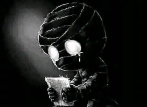 إنتبه أن تكسر خاطر شخص يحبك، فالحياة أتفه من أن ينام وهو يبكي بسببك،،😔💔