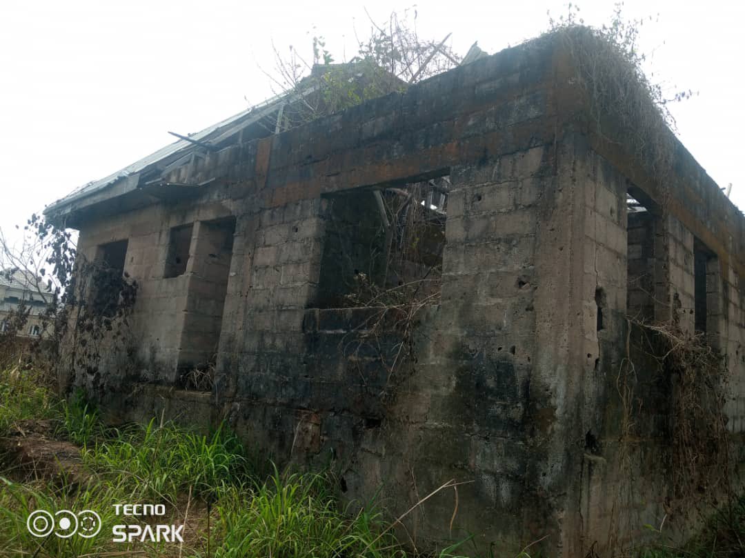 GramazeD's tweet photo. Our team, alongside volunteered engineers, visited Uzuakoli Health Center to measure areas needing repairs and reconstruction.

The people in the community were so happy to see us! They know the health center will soon be in better shape to serve them. https://t.co/LbBb4kaNbX
