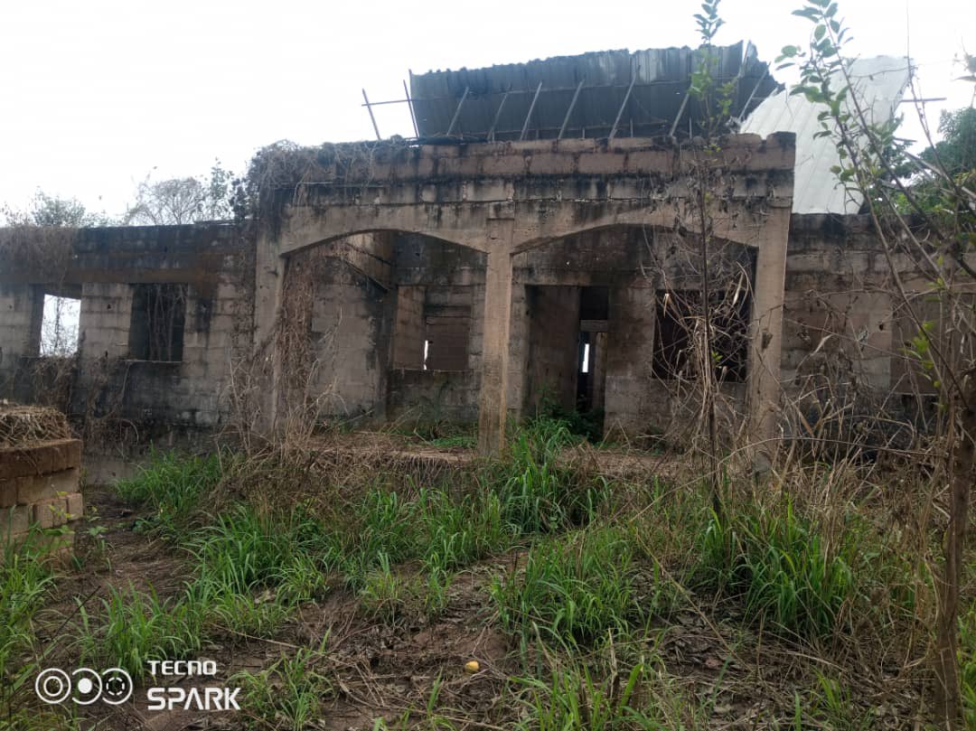 GramazeD's tweet photo. Our team, alongside volunteered engineers, visited Uzuakoli Health Center to measure areas needing repairs and reconstruction.

The people in the community were so happy to see us! They know the health center will soon be in better shape to serve them. https://t.co/LbBb4kaNbX