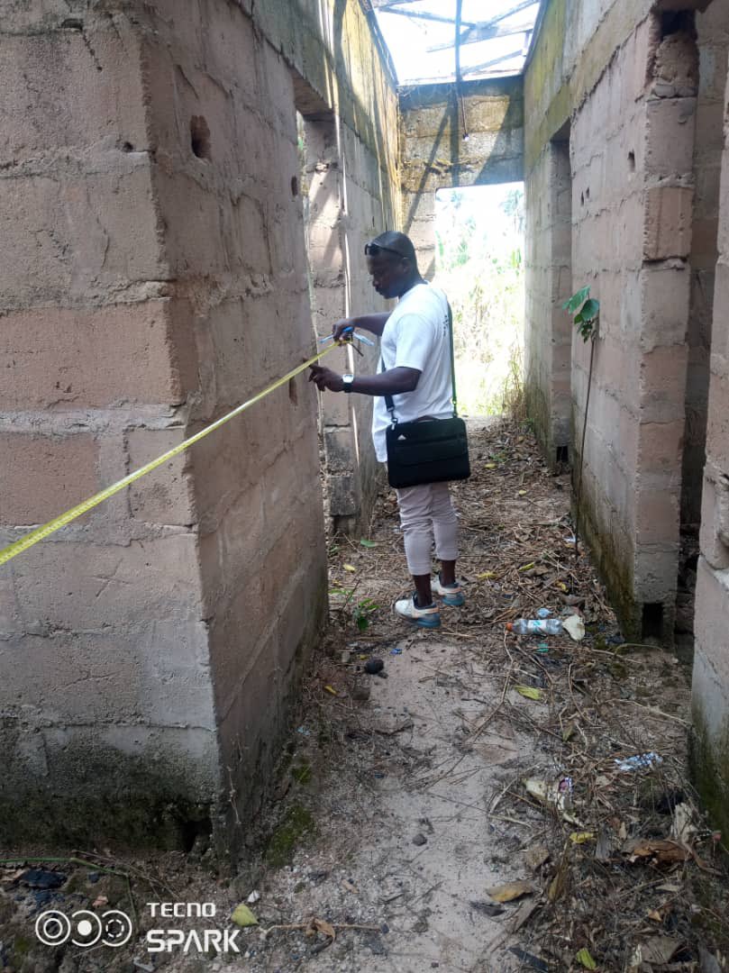 GramazeD's tweet photo. Our team, alongside volunteered engineers, visited Uzuakoli Health Center to measure areas needing repairs and reconstruction.

The people in the community were so happy to see us! They know the health center will soon be in better shape to serve them. https://t.co/LbBb4kaNbX