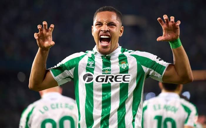 andrehernan's tweet photo. 🚨🚨Existe chance de reviravolta amanhã. Palmeiras apenas suspendeu a operação que já estava totalmente feita. Bétis tinha dado ok, Barcelona queria vender e Palmeias propôs 25 mi de Euros por 80%. O Barça é o coringa na mão pra destravar essa situação com a Liga Espanhola, já que a FIFA não se opõe a esse tipo de operação com todos os lados estando em acordo.