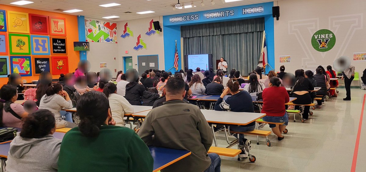 Luvelyo's tweet image. Success starts @Vines_AISD, and parents are dedicated to keeping tobacco and vaping out of the hands of their kids. Thank you, @JacquieKortz, for helping @MDAndersonNews #EndCancer.