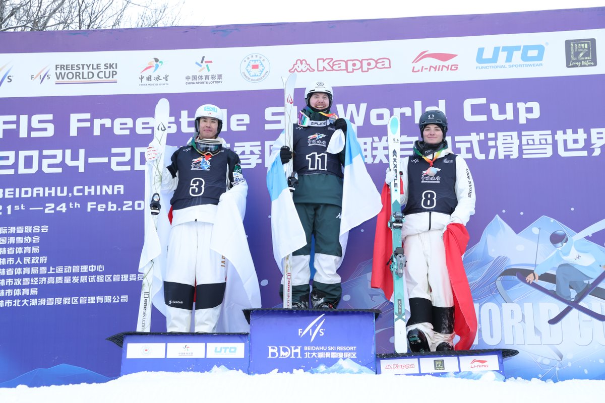 More Medals in Beidahu, China- freestylecanada.ski/more-medals-in…
Plus de médailles à Beidahu, Chine-freestylecanada.ski/fr/more-medals…