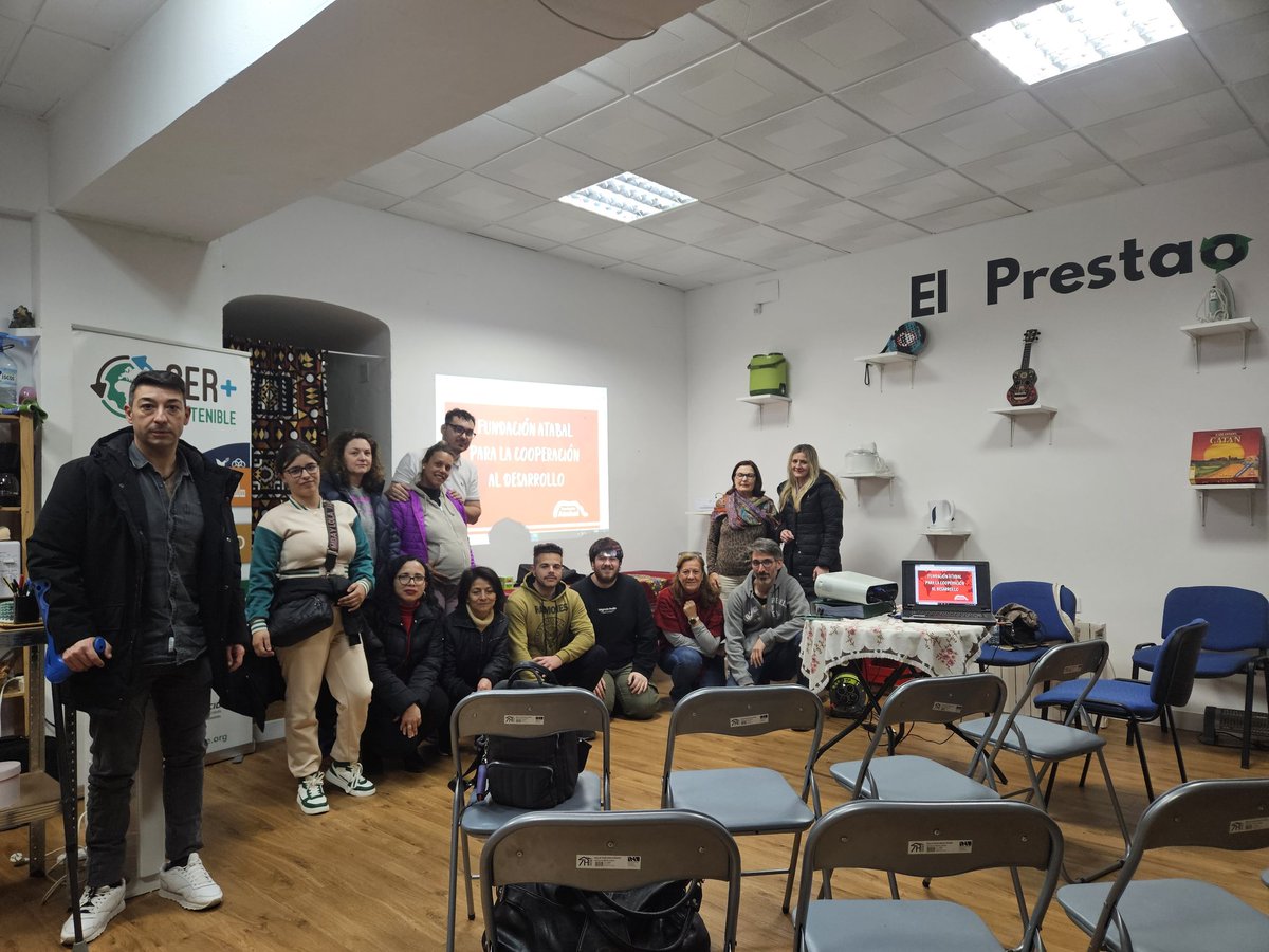 Dentro del Programa de Redes de Innovación y Desarrollo Sostenible,el CFGB de Informática del <a href="/Cepa_Abril/">CEPA Abril</a> ha asistido a una charla de <a href="/FundacionAtabal/">Fundación Atabal ONGD</a> sobre economía circular en el local "El Prestao". Gracias por participar en nuestro proyecto. <a href="/educacionEXT/">Educación, Ciencia y Formación Profesional</a> <a href="/CulEmprendedora/">CulturaEmprendedora</a>