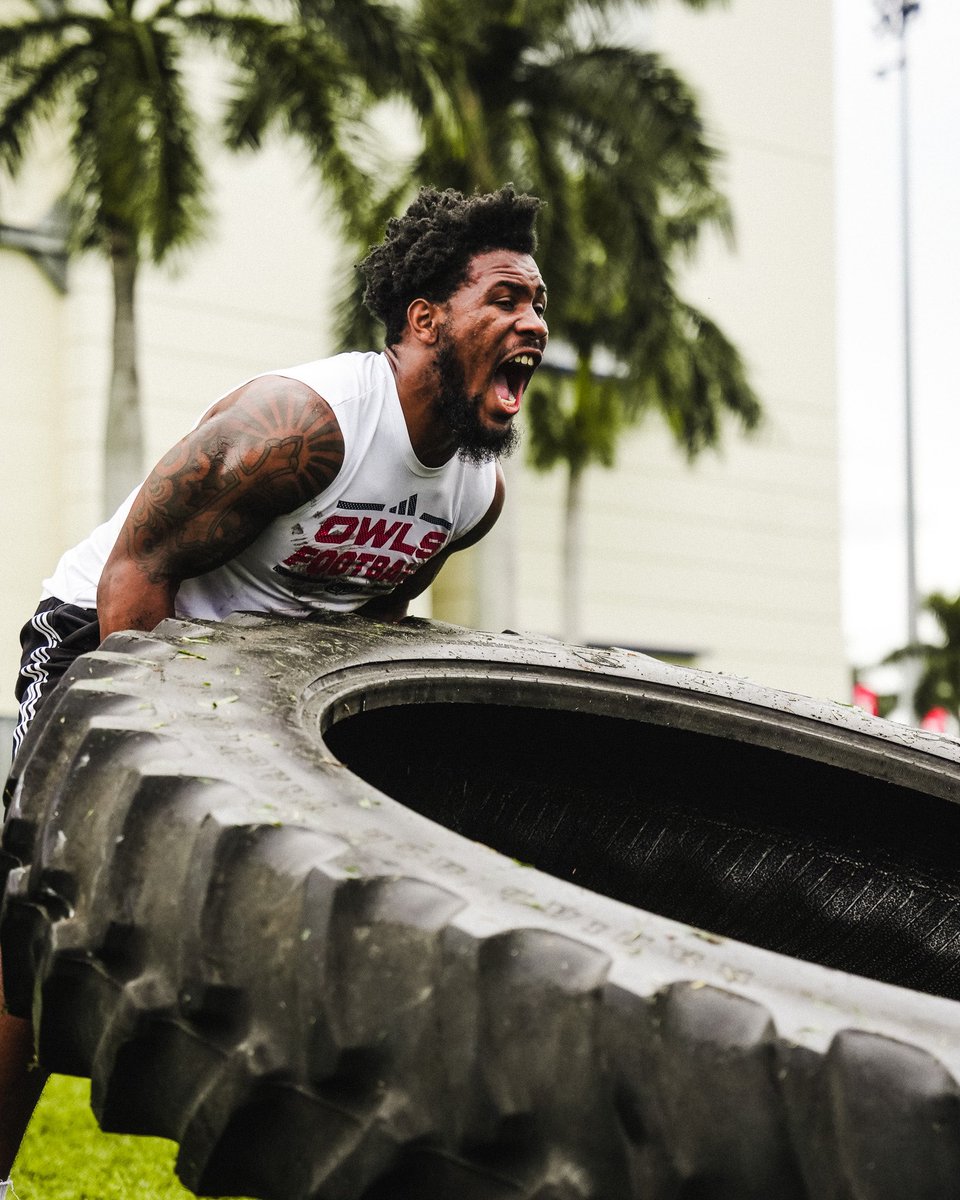 FAUFootball's tweet photo. 😤 https://t.co/H2ss1B0x5D