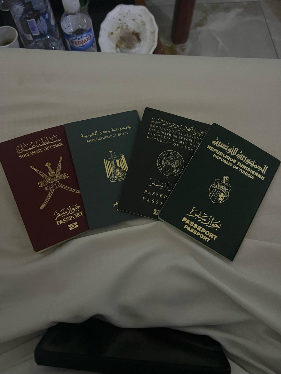 8s38_'s tweet photo. أعطيني مسرحا أعطيك شعباً عظيما
أجتمعنا من أقطار الأرض لإيصال رسالةٍ من خلال الخشبه فهذا هوه المنبر الوحيد لنا ولتعبير عن آرائنا 🇩🇿🇹🇳🇴🇲🇪🇬 https://t.co/FTlAbLDDnX