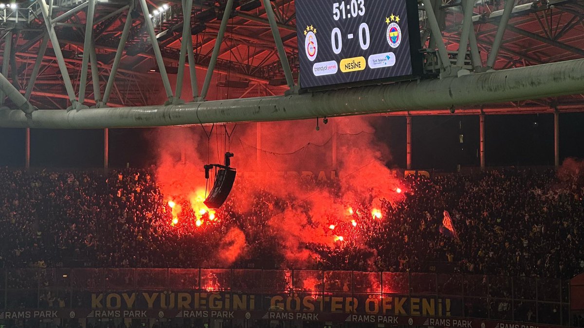 CEZALARIN EN BÜYÜĞÜ, FENERBAHÇE TRİBÜNÜ! 

#UNIGFB