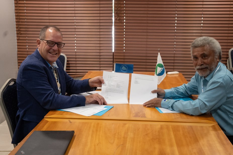 spc_cps's tweet photo. Melanesian Spearhead Group DG Leonard Louma &amp; SPC DG Dr Stuart Minchin signed the Exchange of Letters at #Honiara, reinforcing our shared commitment to regional cooperation.
Dr Minchin also thanked MSG for supporting #Vanuatu post-earthquake, highlighting Pacific solidarity. https://t.co/UfpOGmHMFZ