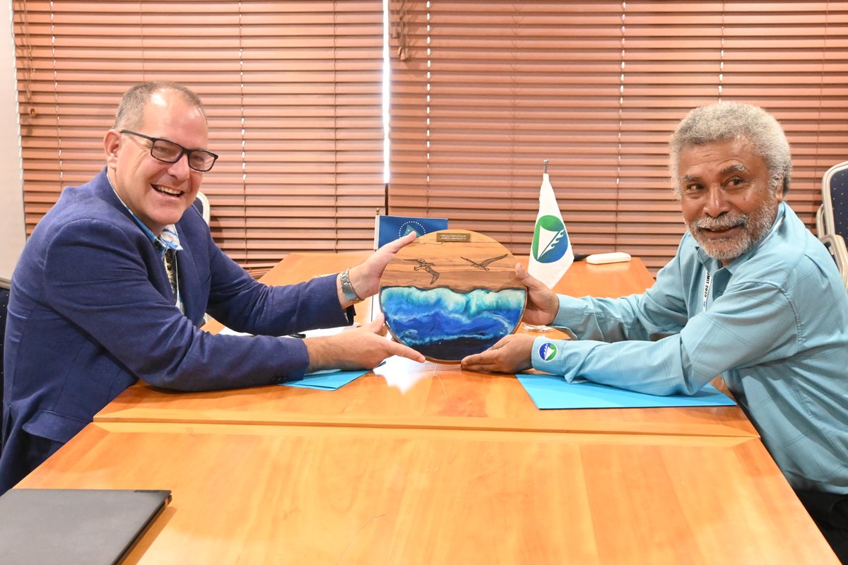 Melanesian Spearhead Group DG Leonard Louma &amp; SPC DG Dr Stuart Minchin signed the Exchange of Letters at #Honiara, reinforcing our shared commitment to regional cooperation.
Dr Minchin also thanked MSG for supporting #Vanuatu post-earthquake, highlighting Pacific solidarity.