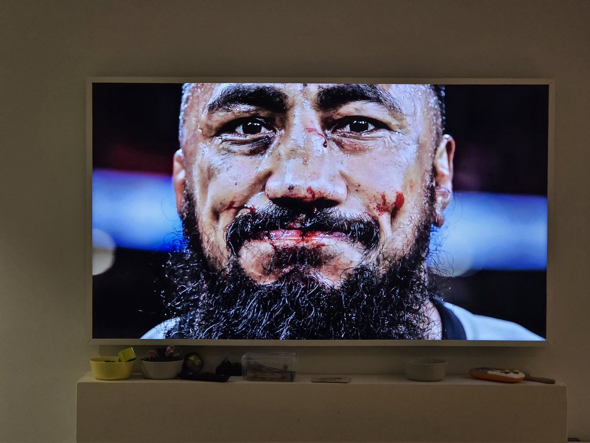 LeinsterClub's tweet photo. Im sure the family will be thrilled to see I've updated the TV screensaver
#Bundee https://t.co/r4qpynrxzj