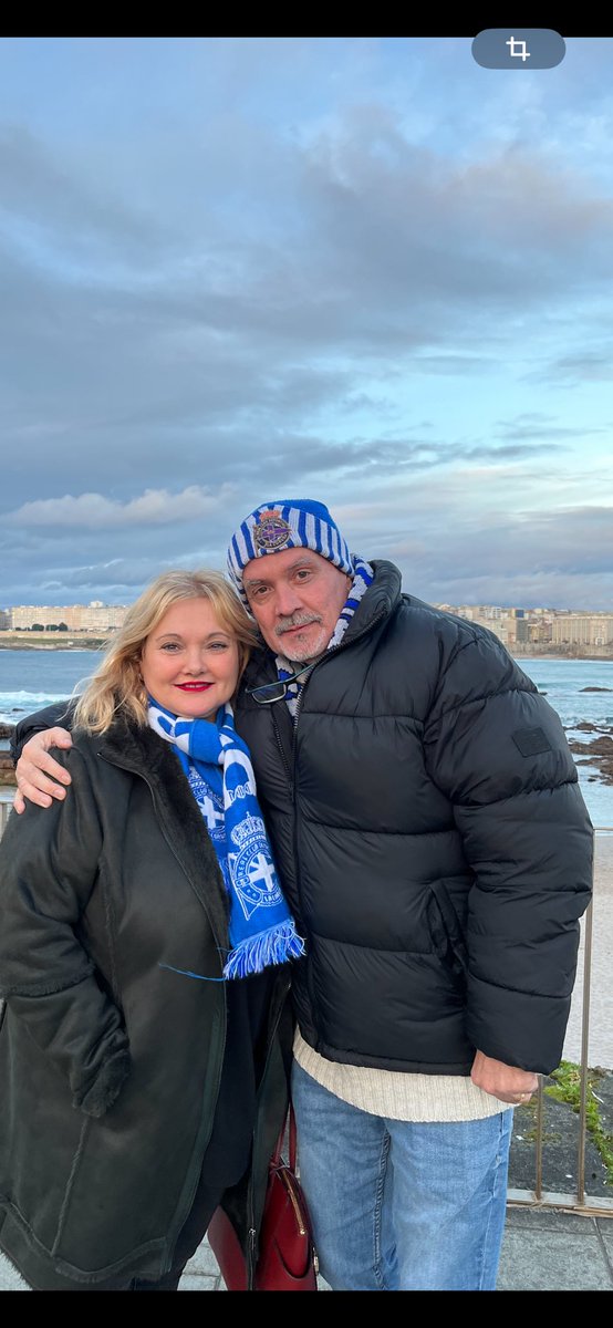 AndreaPurri's tweet photo. Mi padre este Domingo en Riazor perdió su gorro que lleva 20 años llevando a cada partido. En Pab. Inf.

Sé que es difícil encontrarlo a quien lo tiene y quiera devolverlo, pero tenemos que intentarlo ya que es una pérdida sentimental de tantos años de recuerdos. 
Gracias 💙 https://t.co/9OZ3AvR7Xt