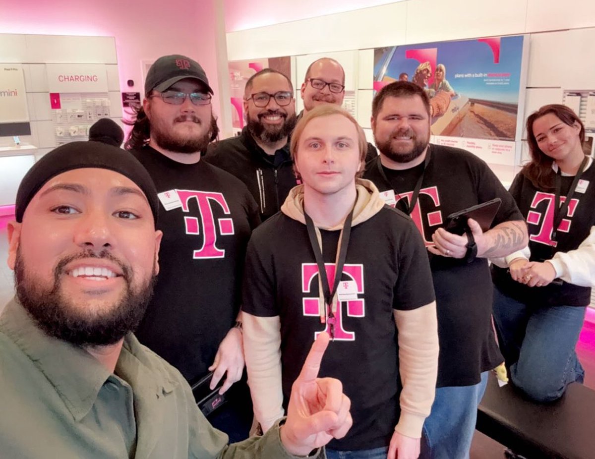 CSource_Tweets's tweet photo. The #CSNation offers top-notch customer service! Whether you want to upgrade your phone, switch to T-Mobile, or need help with your existing plan, our teams are always prepared to help you!
πͺ Visit the store at
9 North Street
Mashpee, MA 02649
(508) 669-7813 https://t.co/nKKqvpXHvj