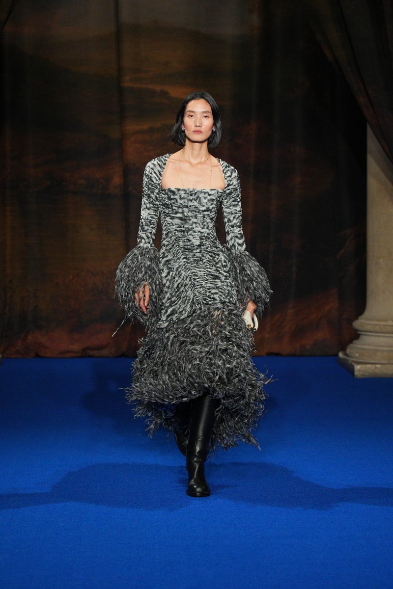 pinkmochhi's tweet photo. These looks at Burberry fw25 SLAP!!! https://t.co/qdfM9hQAWn