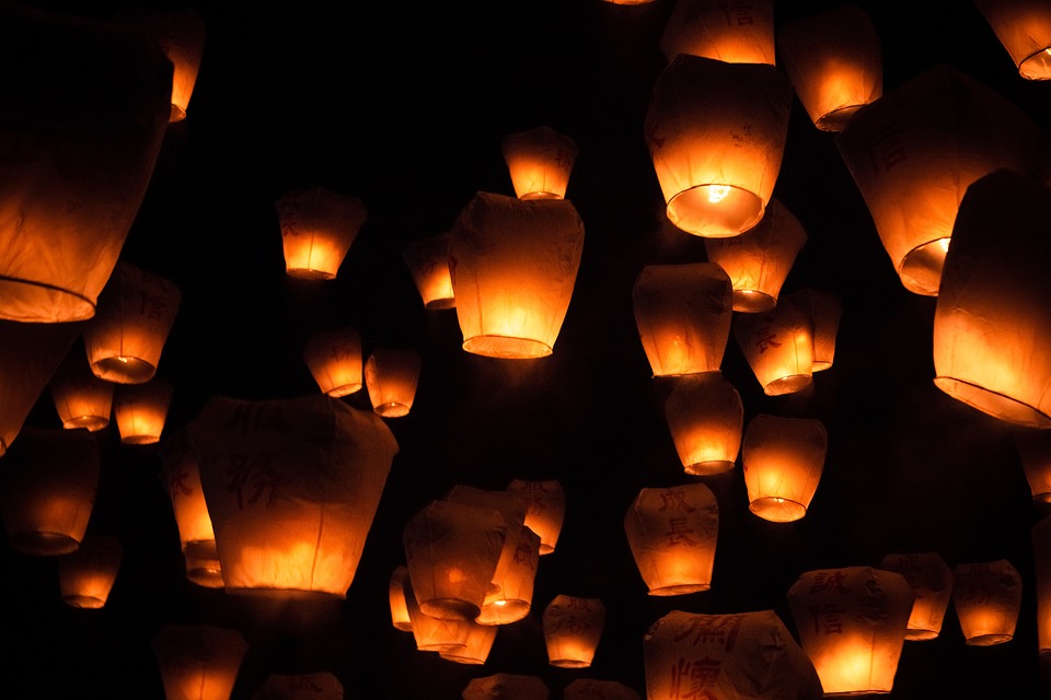 sweetstickyrain's tweet photo. #SkyLanterns

https://t.co/e6nhAgaabS

#FloatingLanterns   

Sky Lanterns 

Floating Lanterns  

#ChineseLanterns

Chinese Lanterns

Burning Laterns

Flaming Lanterns  

Paper Lanterns https://t.co/hTgb4cGaRB