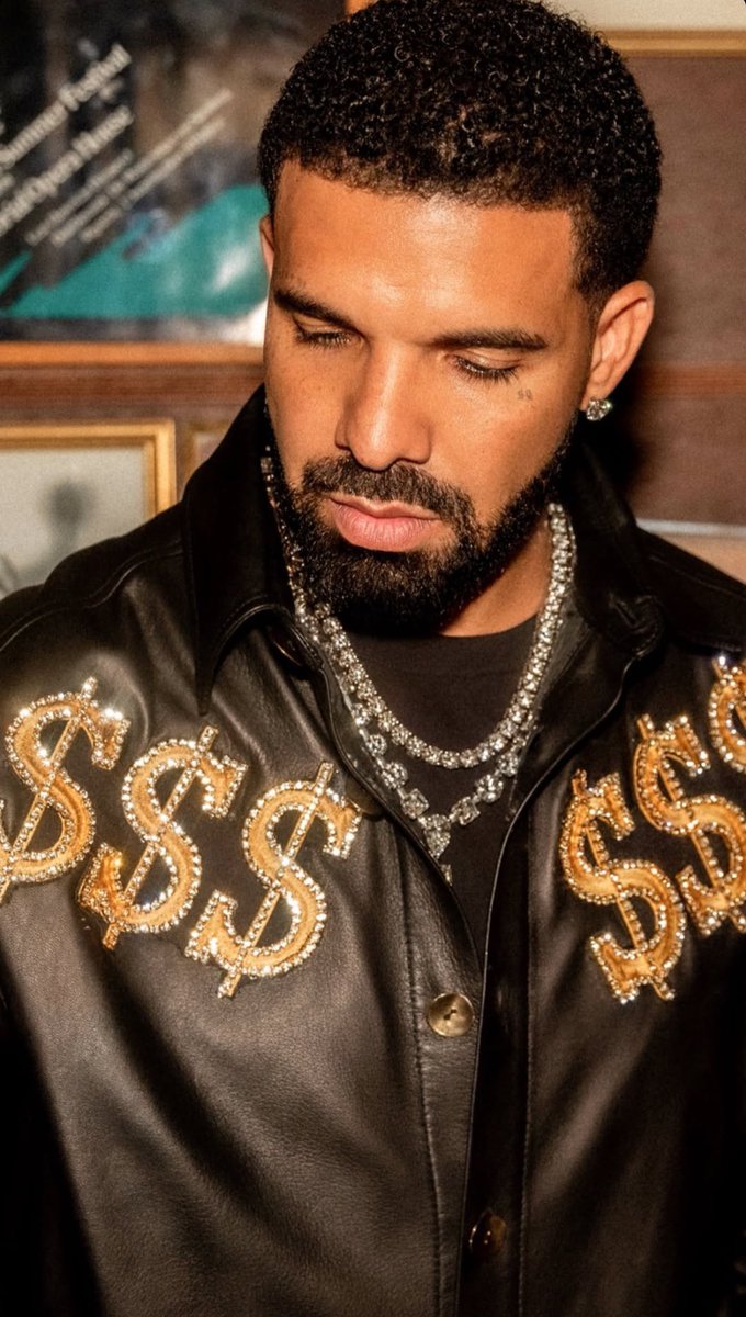 chartdata's tweet photo. .@Drake's "NOKIA" debuts at #1 on this week's Digital Song Sales chart. 

It marks his fourteenth #1 hit on the chart. https://t.co/QovXkLefOK