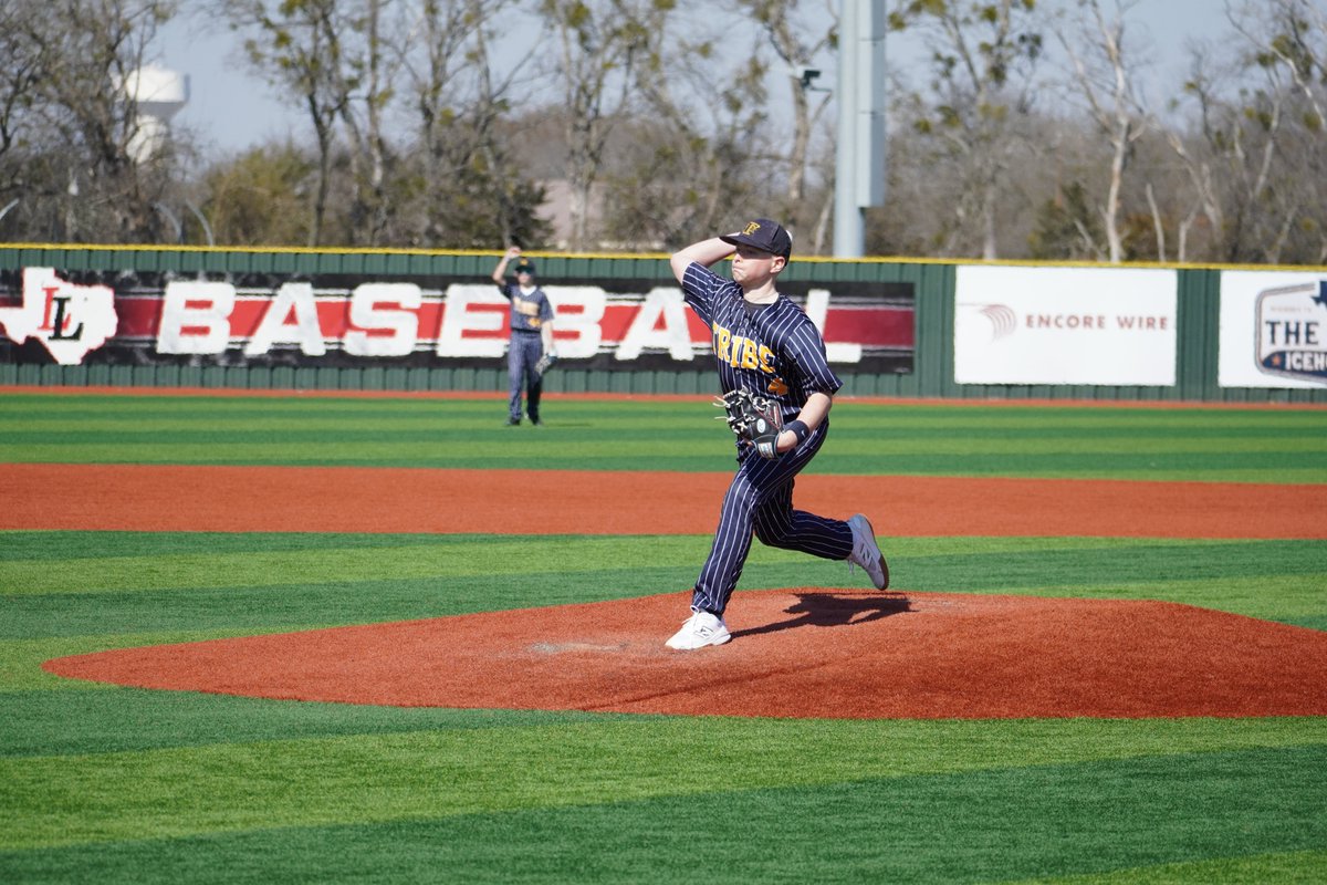 Porter Lee takes the mound to start the third inning against <a href="/NTxTribe/">NTX Tribe</a> Hudgins 14U. #NTXTribeFrench
1 IP
2 BB
2 K
