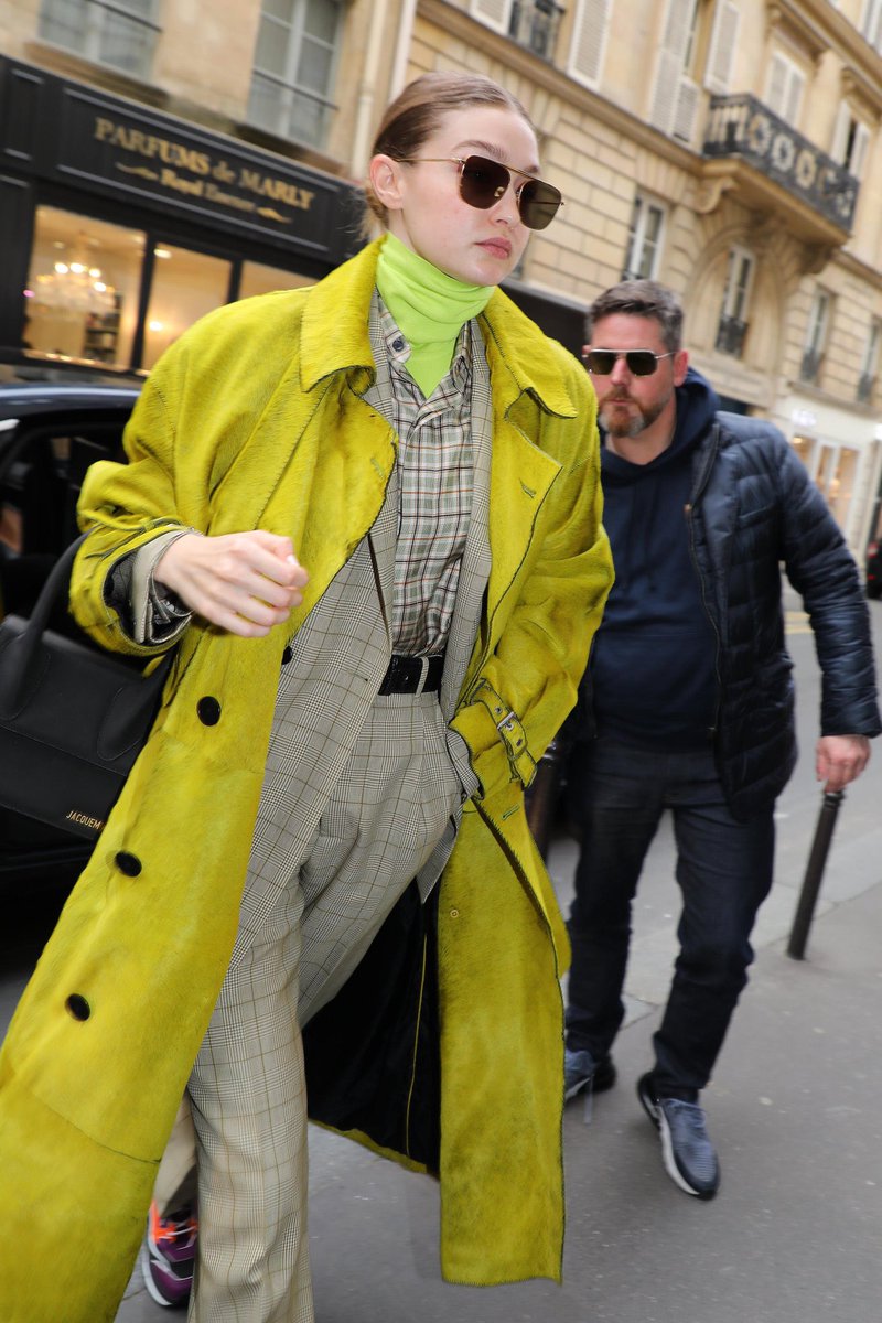 GiHadidBack's tweet photo. 🔙| Hace 5 años atrás Gigi Hadid en Paris, Francia. https://t.co/tmvwRbtLHr