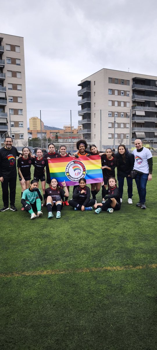 L'Horgull 🏳️🌈🏳️⚧️ (@lhorgull) on Twitter photo Aquest cap de setmana hem reivindicat el Dia Internacional contra l’LGTBI+fòbia a l’esport 🏳️🌈✊
🟥 Amb el FAF, el Legends, el <a href="/CELHospitalet/">CE L'Hospitalet</a> i el <a href="/cevlhospitalet/">CE Voleibol l'Hospitalet</a> hem tret targeta vermella a les agressions i discriminacions!
🫂 Gràcies per la vostra implicació en la lluita! Aquest cap de setmana hem reivindicat el Dia Internacional contra l’LGTBI+fòbia a l’esport 🏳️🌈✊
🟥 Amb el FAF, el Legends, el <a href="/CELHospitalet/">CE L'Hospitalet</a> i el <a href="/cevlhospitalet/">CE Voleibol l'Hospitalet</a> hem tret targeta vermella a les agressions i discriminacions!
🫂 Gràcies per la vostra implicació en la lluita!