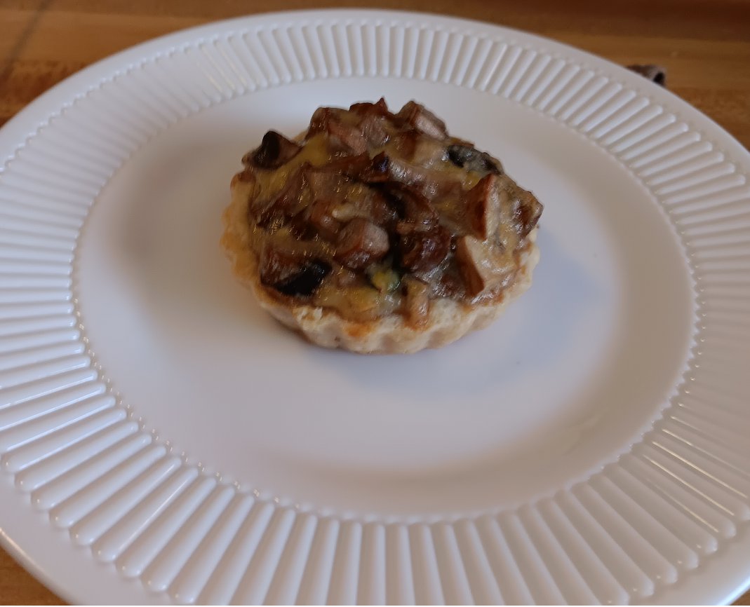 Bethyo's tweet photo. Mushroom tartlet! #AmBaking #AmCooking https://t.co/OQsbbMckEl