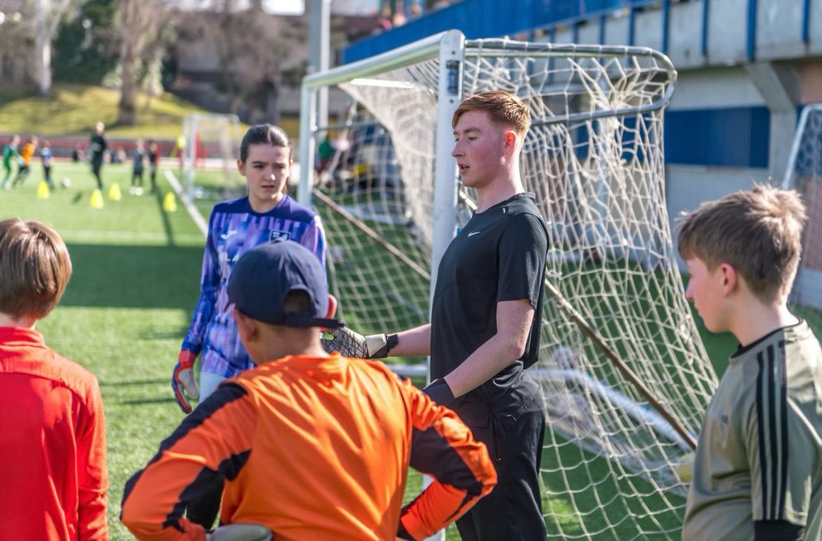 GK1_Ben's tweet photo. Another amazing trip away to Madrid coaching with @gkicon 🇪🇸 🧤 https://t.co/IqLYVotcRc