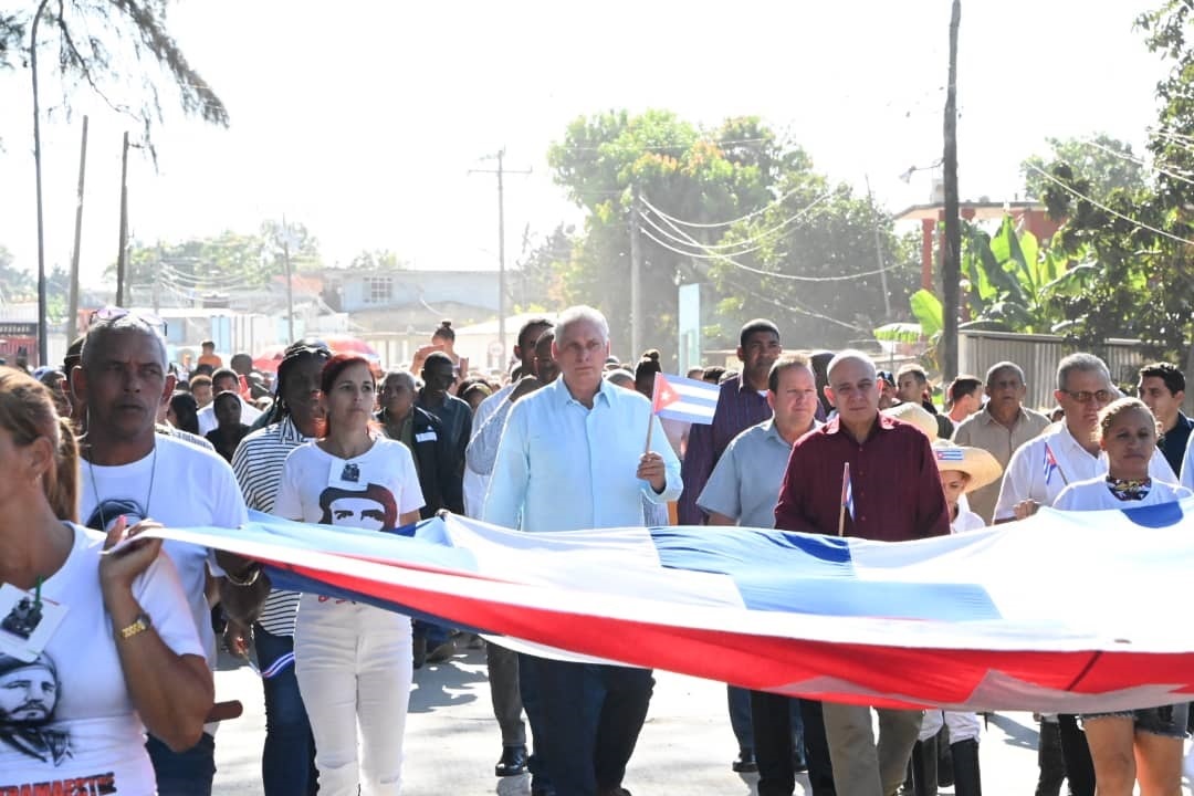 PartidoPCC's tweet photo. Cuba es una nación que continúa escribiendo las más vibrantes batallas
Ver:

https://t.co/0gYs1fui4I https://t.co/kWhXTjtYX4