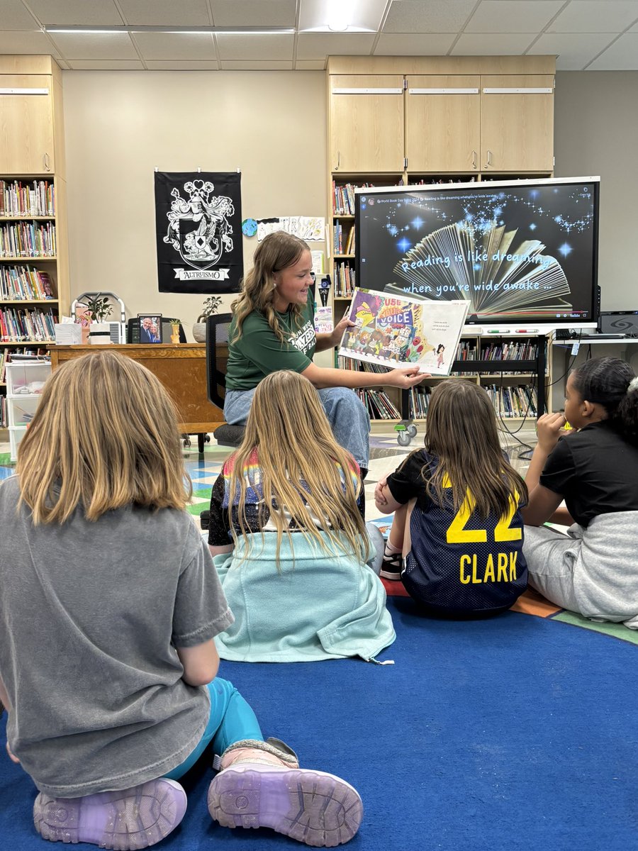 JWCCVB's tweet image. It’s Literacy Week throughout our community! We want to send a HUGE thank you to Libby, who spent her afternoon reading to a local 4th grade class!