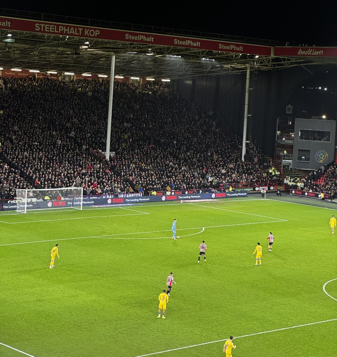 Let's go Blades! ⚔️

The lucky cat is at the stadium with you 😼⚽️

$MANEKI x <a href="/SheffieldUnited/">Sheffield United</a>