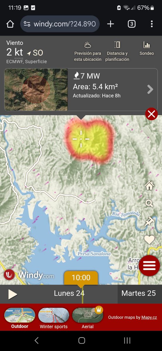 alfrekjv's tweet photo. El incendio en el cerro Colorado (hacia Sanalona) lleva días creciendo. Es un bosque de encino, vital para la vida silvestre y para nosotros.

Hoy el gobernador dijo que no hay helicópteros para sofocarlo.

La estrategia, al parecer, es esperar que se consuma solo.

¿Les suena? https://t.co/hKCfX8HUcF