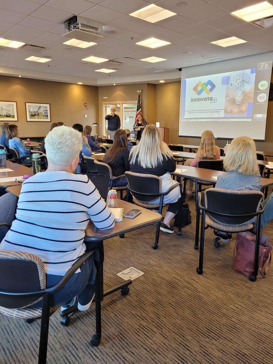 Chatting with @fmwfchamber staff to talk about our work and how our efforts align #Innovate28