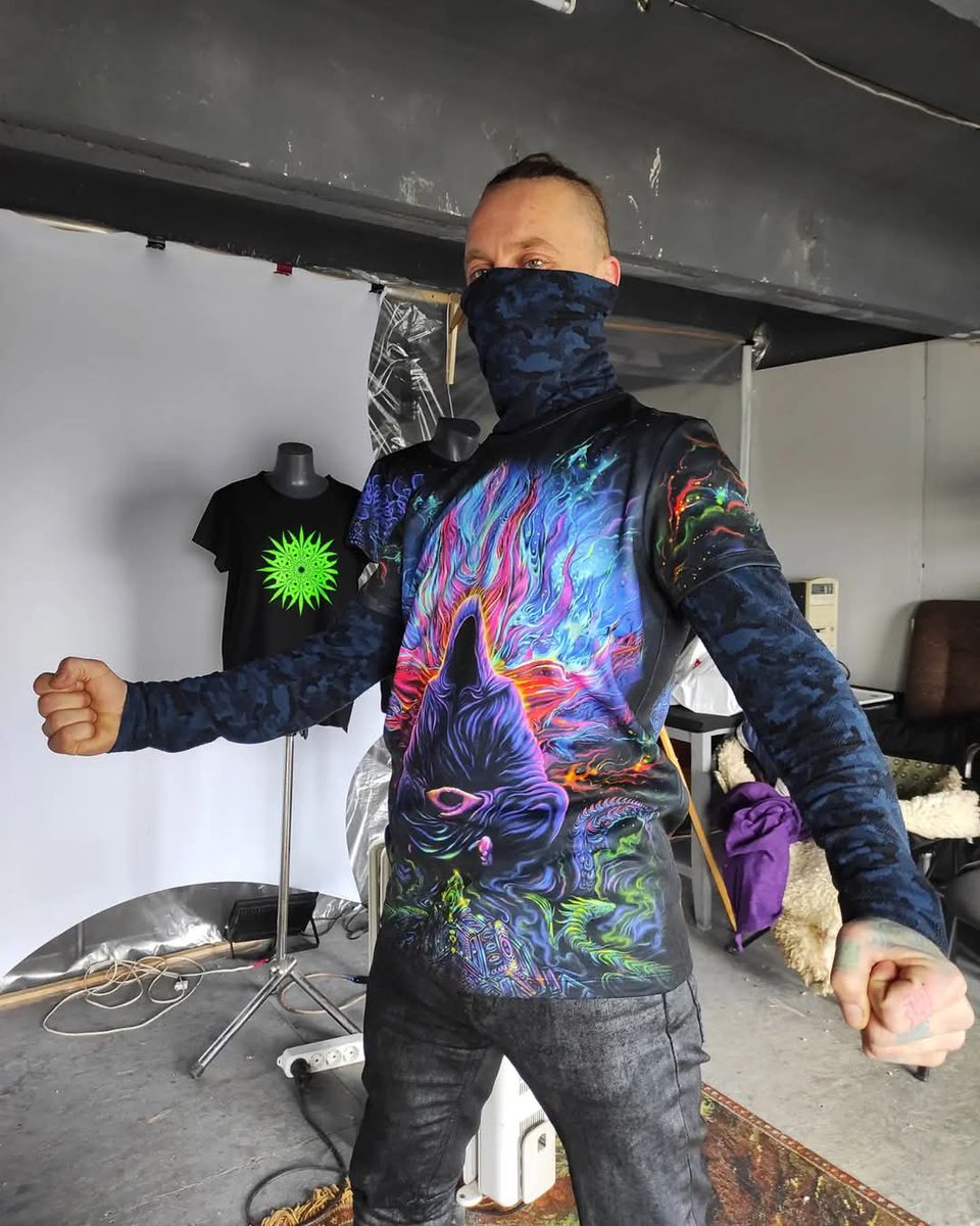 Vipassana t-shirt, uv active printing #artrama #artprint #tshirt #digitalart #meditatiom #nzigo