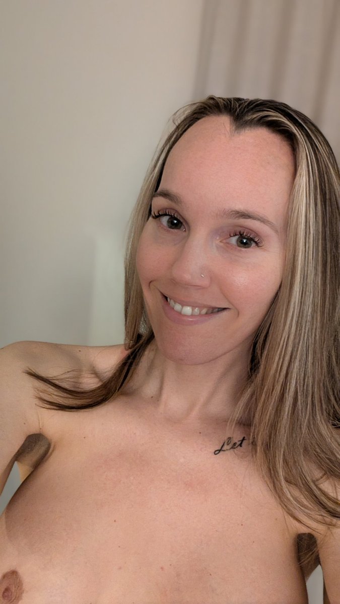 Dezipooh69's tweet photo. Can I send you selfies everyday? Yes or no? https://t.co/liAsIWev2n