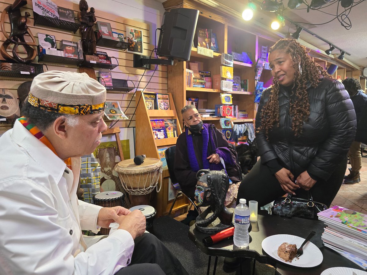 TuesWithDrTraci's tweet image. Yesterday, I had the honor of being in the presence of GREATNESS! Our memory keepers, builders, protectors, creators, and innovators. So much knowledge, wisdom, &amp;amp; history in these pics. @AyoSekai @marclamonthill @thirdworldpress @sankofa @AfricanaCarr Paul Coates, Keith Gilyard🤎