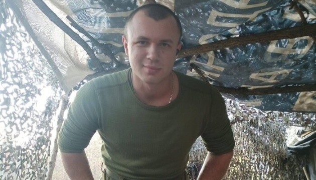 Illia Ponomarenko 🇺🇦 (@iaponomarenko) on Twitter photo For me, one of the key symbols of February 24, 2022, is Vitalii Skakun of Ukraine's 137th Marines. 
In the earliest hours of Russia's full-scale invasion, he sacrificed his life to blow up a bridge near the city of Henichesk, between occupied Crimea and mainland Ukraine, to For me, one of the key symbols of February 24, 2022, is Vitalii Skakun of Ukraine's 137th Marines. 
In the earliest hours of Russia's full-scale invasion, he sacrificed his life to blow up a bridge near the city of Henichesk, between occupied Crimea and mainland Ukraine, to