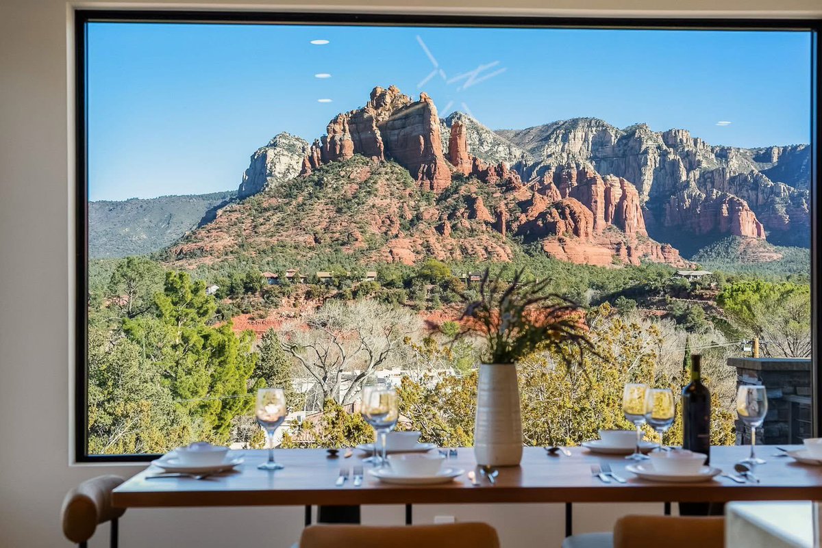 SedonaDotOrg's tweet photo. Step into refined luxury at Uptown Brewer Resort! 🌿🏡✨

https://t.co/rylF0Ivwfp

#UptownBrewerResort #LuxurySedona #RedRockViews #SedonaStay #SedonaDotOrg #BookDirect #Sedona https://t.co/NvpzlE6atP