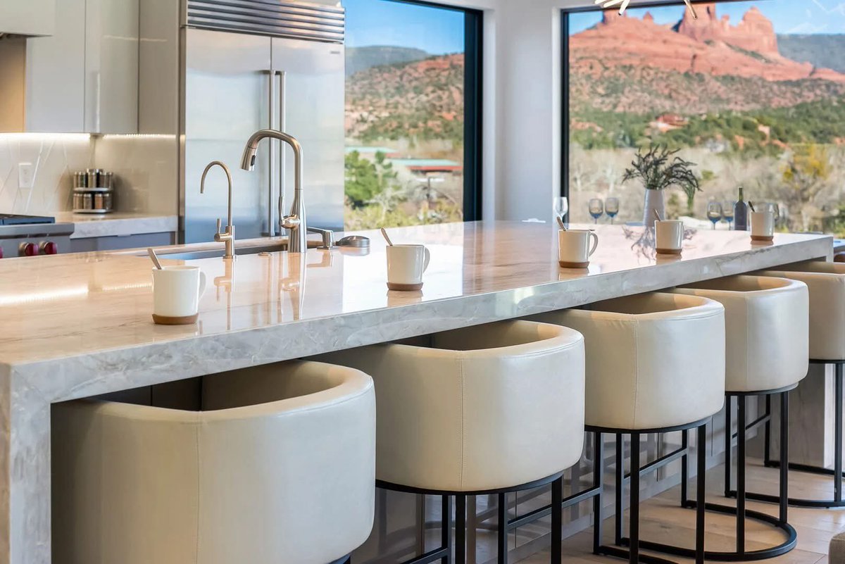 SedonaDotOrg's tweet photo. Step into refined luxury at Uptown Brewer Resort! 🌿🏡✨

https://t.co/rylF0Ivwfp

#UptownBrewerResort #LuxurySedona #RedRockViews #SedonaStay #SedonaDotOrg #BookDirect #Sedona https://t.co/NvpzlE6atP