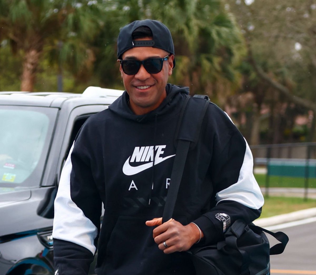NUCLRGOLF's tweet image. 🚨🕶️⛳️ #ARRIVAL — Tony Finau has arrived for his TGL debut this evening. He signed a 1 match contract with LAGC. 

Will you be tuning in? @FinauLegion
