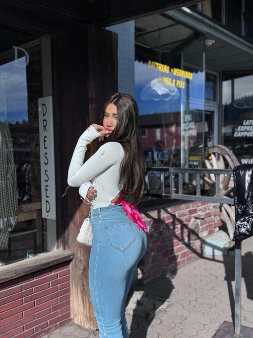 Watch esterbby's leaked NSFW photo on TwXstars