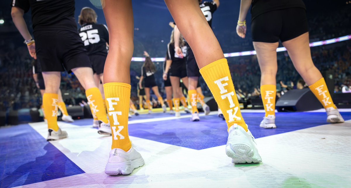 Jasonplotkin's tweet image. I can&apos;t be more proud and impressed by these students from Penn State at #THON2025, who pour every bit of energy to help these @fourdiamonds children forget, even for a few days, that they are battling something that many of us will never understand.
