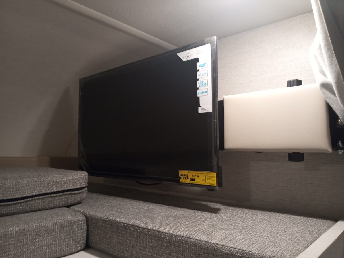 M60RV's tweet photo. Have a look at our new #ThorMotorCoach Four Winds "E-Spec" 19 Z!
Only 20' long, huge dinette, #bunk over the driver, this unit is ready to take you anywhere!
Better hurry, though, at $79,900 it's VERY popular!
Call OR text #M60RV at 269-707-9220 #GoRVing 
https://t.co/dnnn95TGwH https://t.co/yHGPEv5zs5