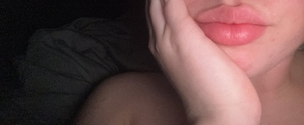 queenstefania1's tweet photo. Welke slaafjes zijn nog online en hebben zin in een avond online sessie?!๐ฑ๐ธ
#Findomnl #Findom #PayPig #GeldSlaaf #Fetish #SendRequests https://t.co/wUNPksZmN2