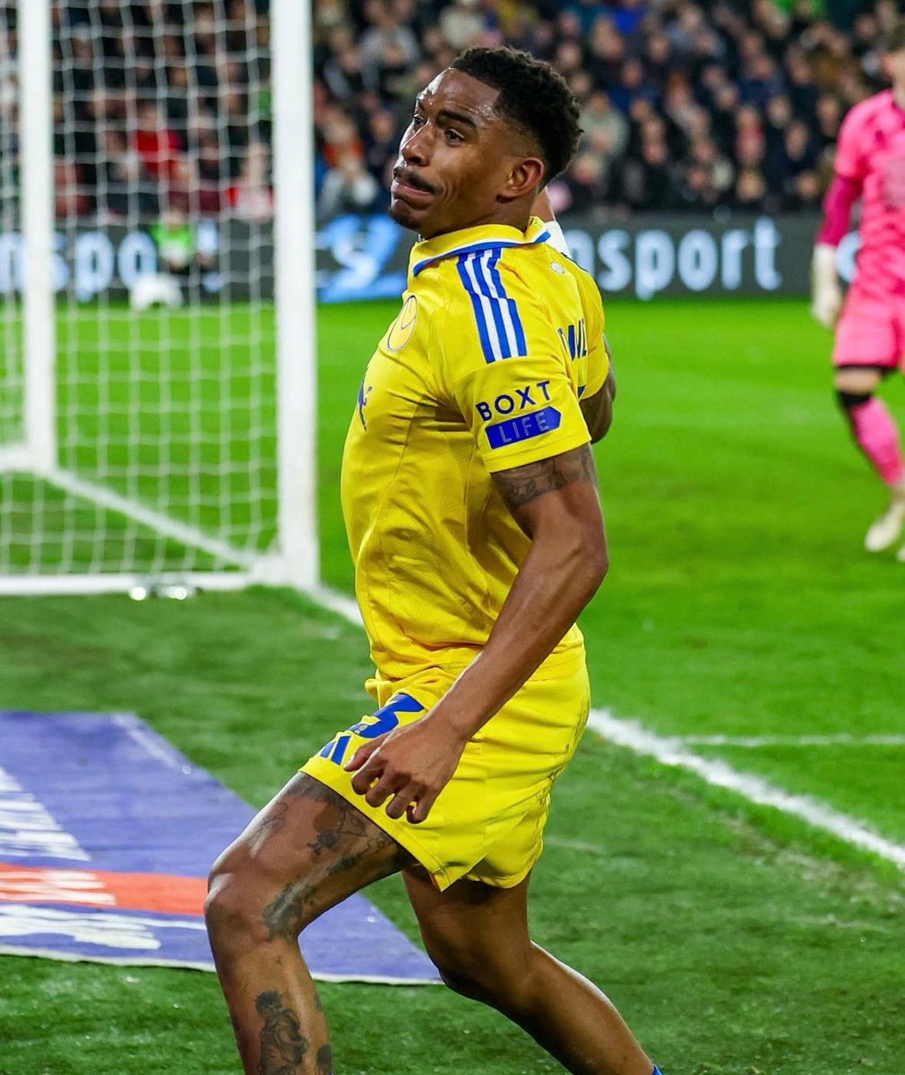 Sign the contract ✍️ #lufc