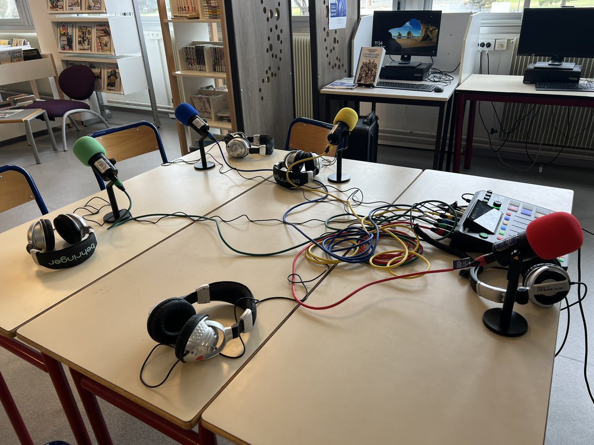 Carole Bolusset Gérenton (@carolebolussetg) on Twitter photo La cellule académique EMI Académie d'Aix-Marseille présente dans les réseaux. Aujourd’hui avec Florence Ollivier , formation 1et 2d degré au sein de la commission Education aux Médias et à l’Information du réseau Avignon <a href="/dsden84/">DSDEN de Vaucluse</a> . Merci au Clg Tavan pour l’accueil ! La cellule académique EMI Académie d'Aix-Marseille présente dans les réseaux. Aujourd’hui avec Florence Ollivier , formation 1et 2d degré au sein de la commission Education aux Médias et à l’Information du réseau Avignon <a href="/dsden84/">DSDEN de Vaucluse</a> . Merci au Clg Tavan pour l’accueil !
