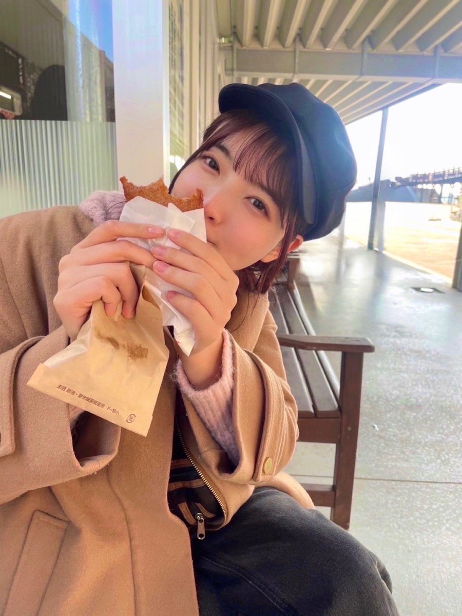 nao_satsuki's tweet photo. 3連休は人の温かさに触れてました…
みんなはゆっくりできたかな？
今日からまたがんばろ〜！！
じゃこ天美味しかったようっ🍊 https://t.co/TrkrZGhyAV