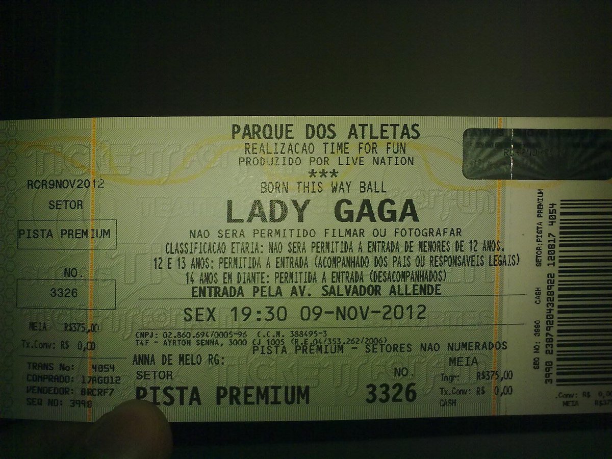 _viniciusms_'s tweet photo. Meu nome é Vinícius e ser fã da Gaga nunca foi apenas sobre ouvir música. Desde os 11 anos, quando recebi Just Dance via Bluetooth, um universo inteiro se abriu diante de mim. Eu baixava suas músicas no Emule, jogava The Sims ao som de
#SantanderComAMother  #SBMusic https://t.co/fMtkRaeUqp
