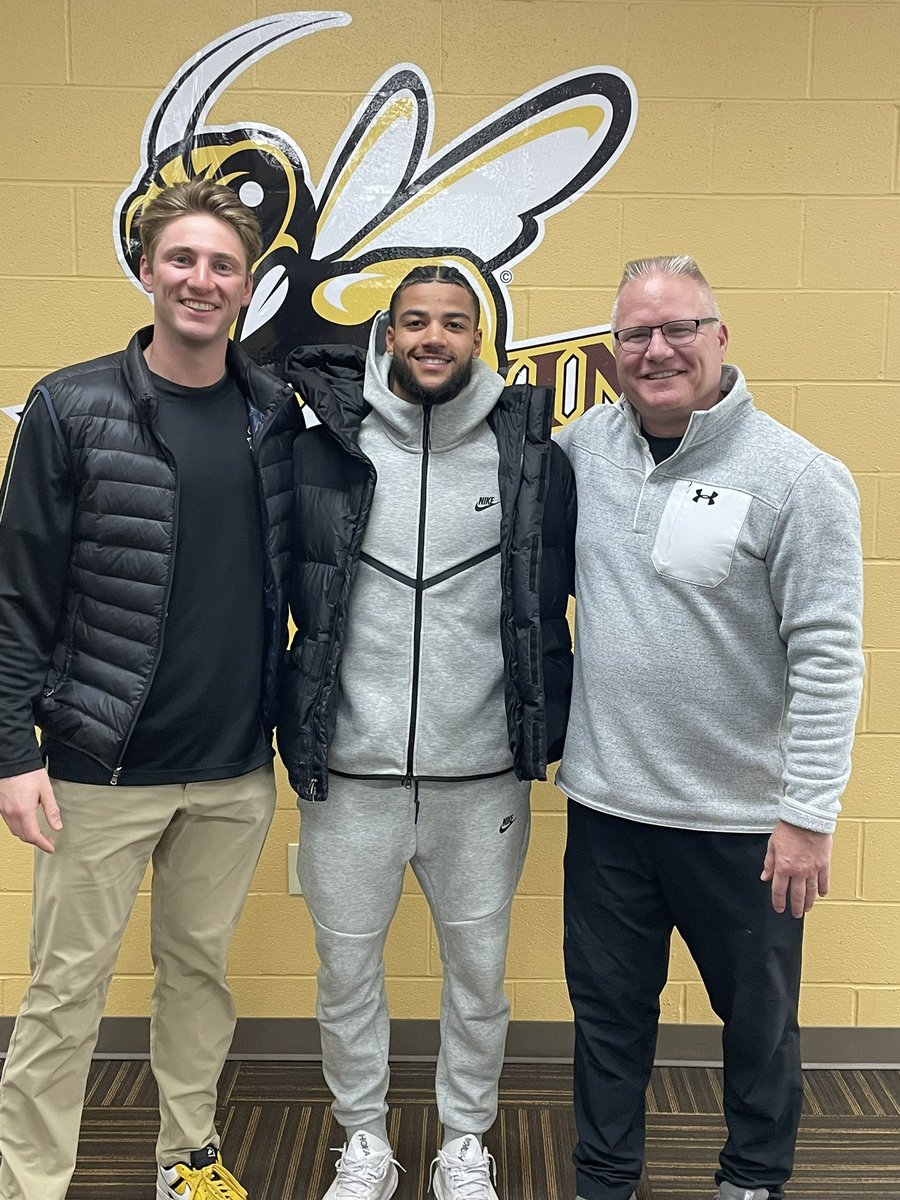 Look who stopped by after signing with the Cleveland Browns today. It was great catching up with <a href="/ant_kendall_3/">Ant</a>. I am extremely happy and proud of AK! Stayed the course! Good Luck! #YJ4L #Browns #YellowJacketNation