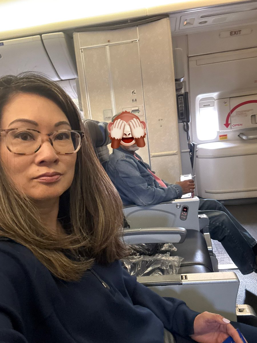 ErikaRangelMD's tweet image. Epic week #worklifeintegration. On call ↪️ BOS➡️SFO ↪️ 4 d skiing w/ surg residency bestie↪️ SFO➡️ Kona for #pcsa2025 for &amp;lt;24 hrs to watch @katiakoelliker crush her talk (&amp;amp; catch up w/ @StanfordSurgery buds!)↪️ 13 hr flight Kona➡️BOS↪️ICU rest of week. Will sleep when I’m dead☠️